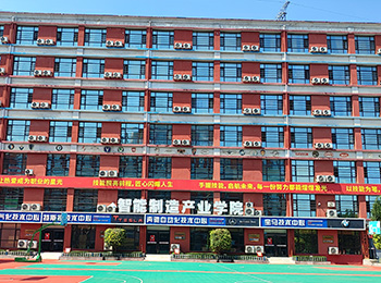 ̫ԭ�fͨ���ތW(xu��)У